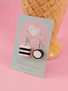 Englanninlaku-korvakorut, sekapari