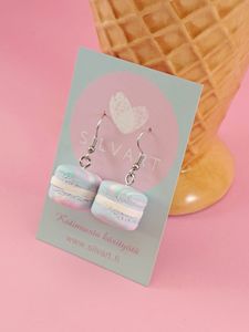 Macarons-korvakorut, vaahtokarkkiväri